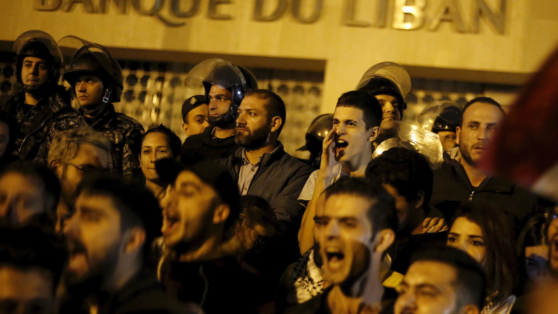  Hundreds of demonstrators protest the central bank's policies outside its headquarters in Hamra. Beirut, Lebanon. November 28, 2019. (Marwan Tahtah /The Public Source)